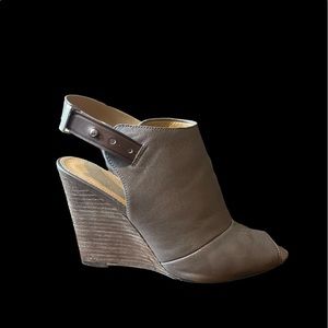 Cutesy Coach Wedges!